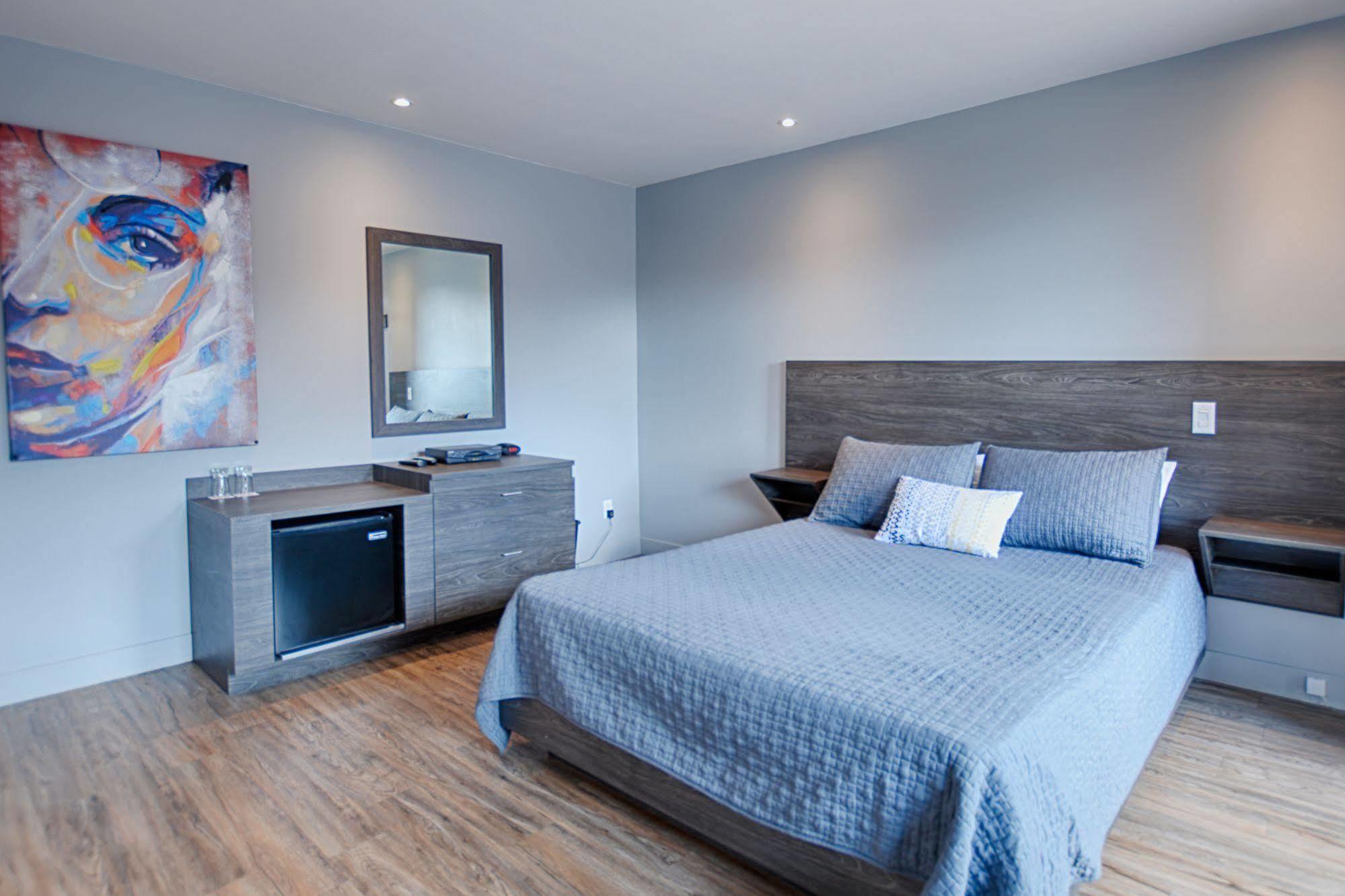 לאוול Le Fabreville Motel & Suites מראה חיצוני תמונה