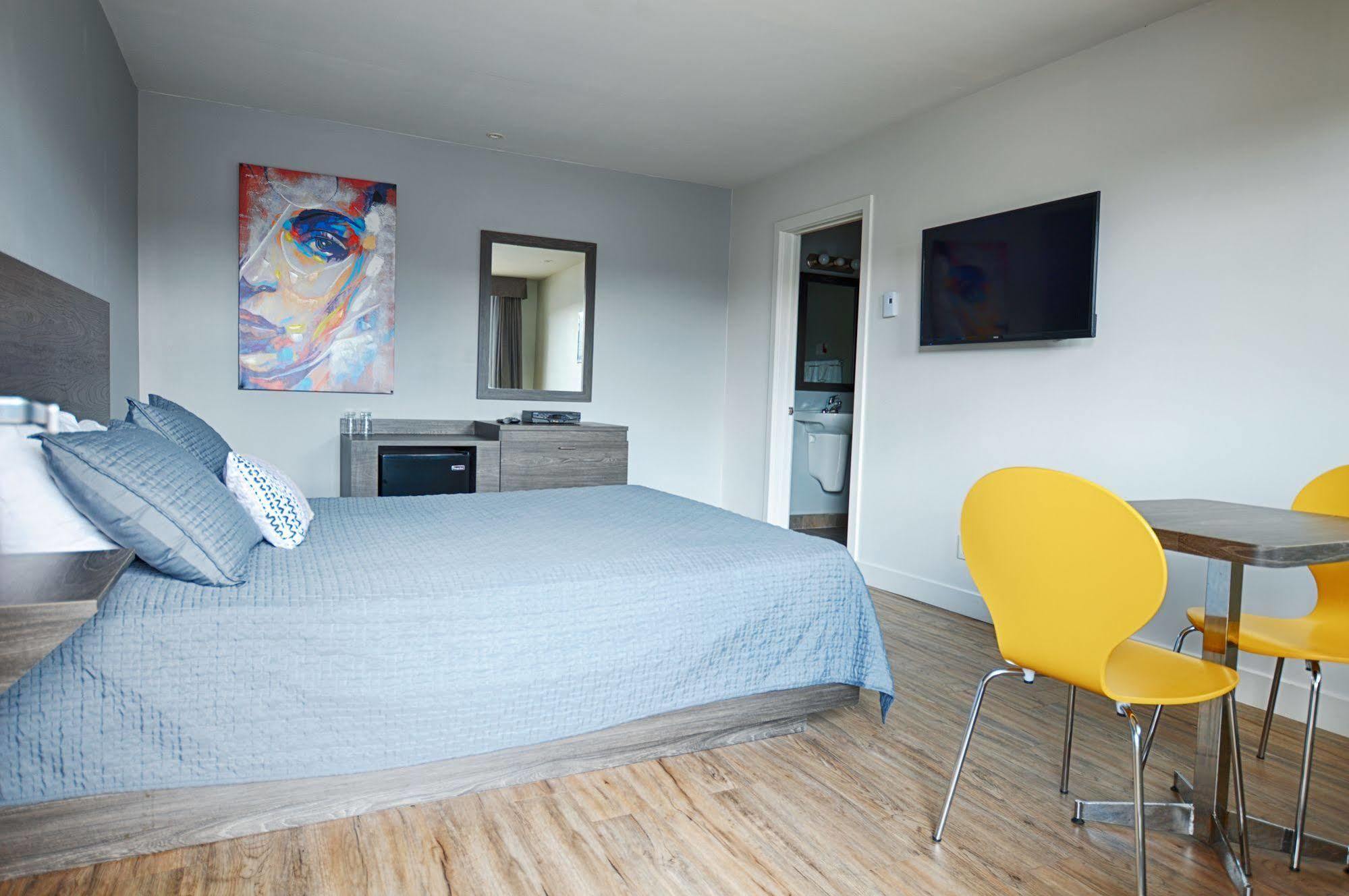 לאוול Le Fabreville Motel & Suites מראה חיצוני תמונה